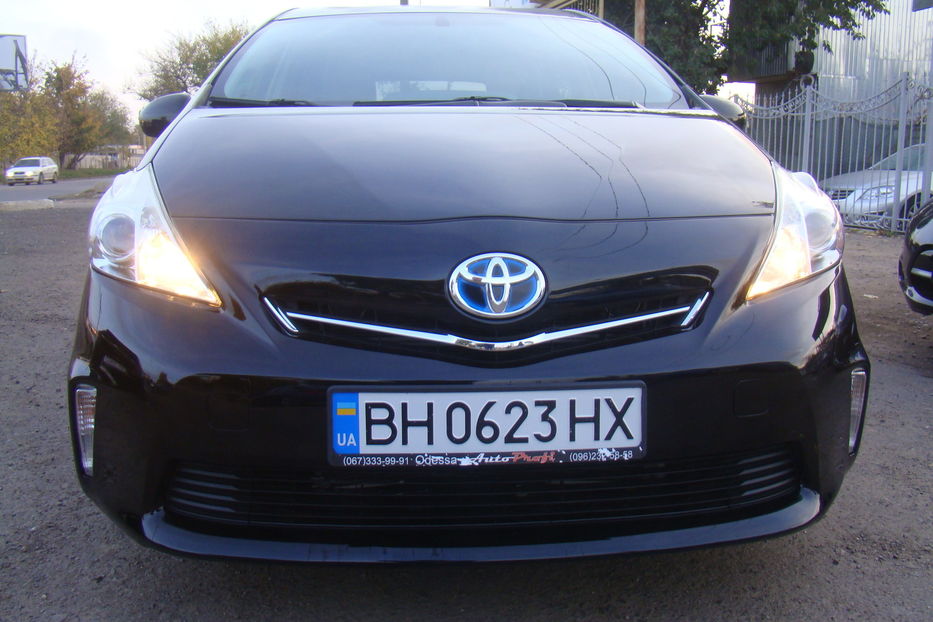 Продам Toyota Prius V 2015 года в Одессе