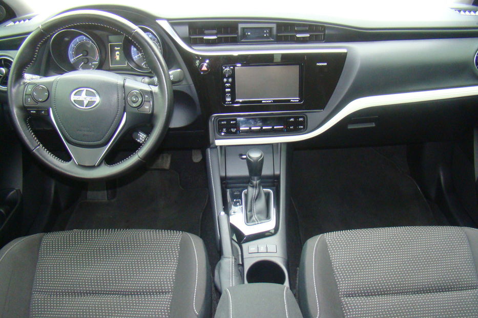 Продам Toyota Auris Sport 2016 года в Одессе