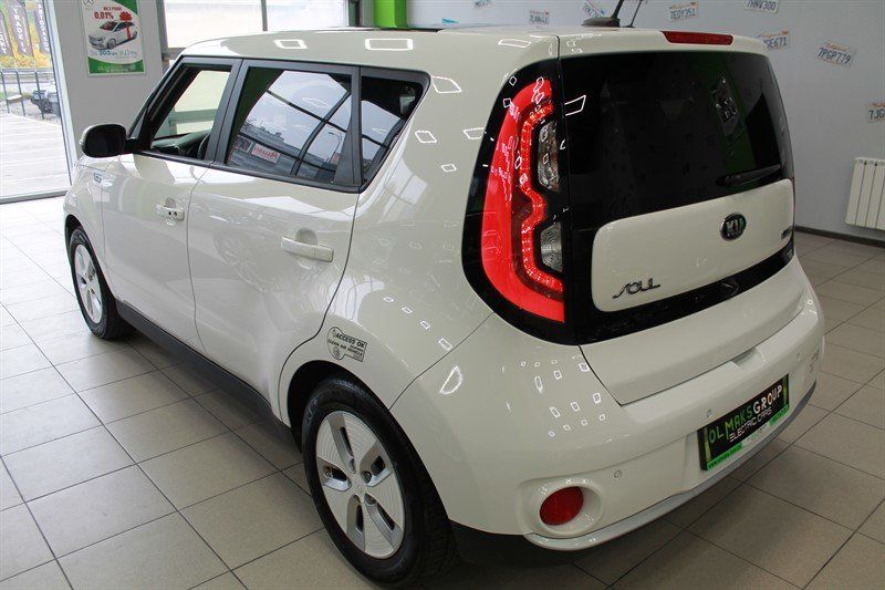 Продам Kia Soul EV + Premium + Sunroof, 27 kWt 2016 года в Киеве