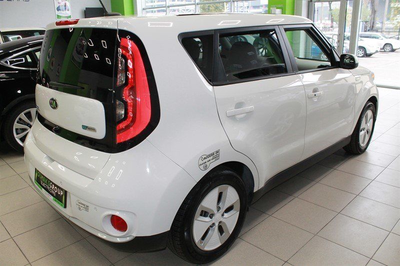 Продам Kia Soul EV + Premium + Sunroof, 27 kWt 2016 года в Киеве