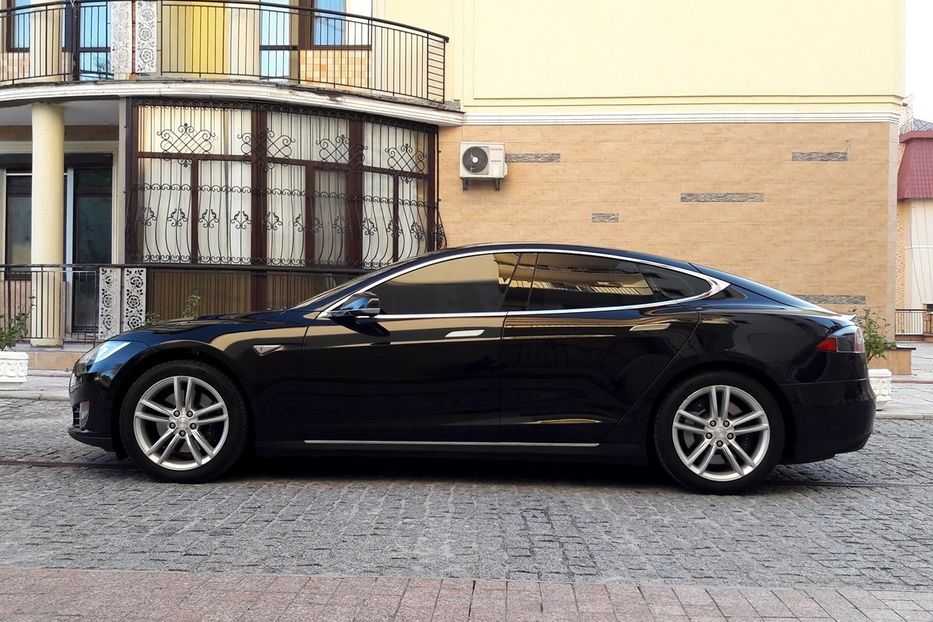 Продам Tesla Model S 85D 4x4 2016 года в Киеве