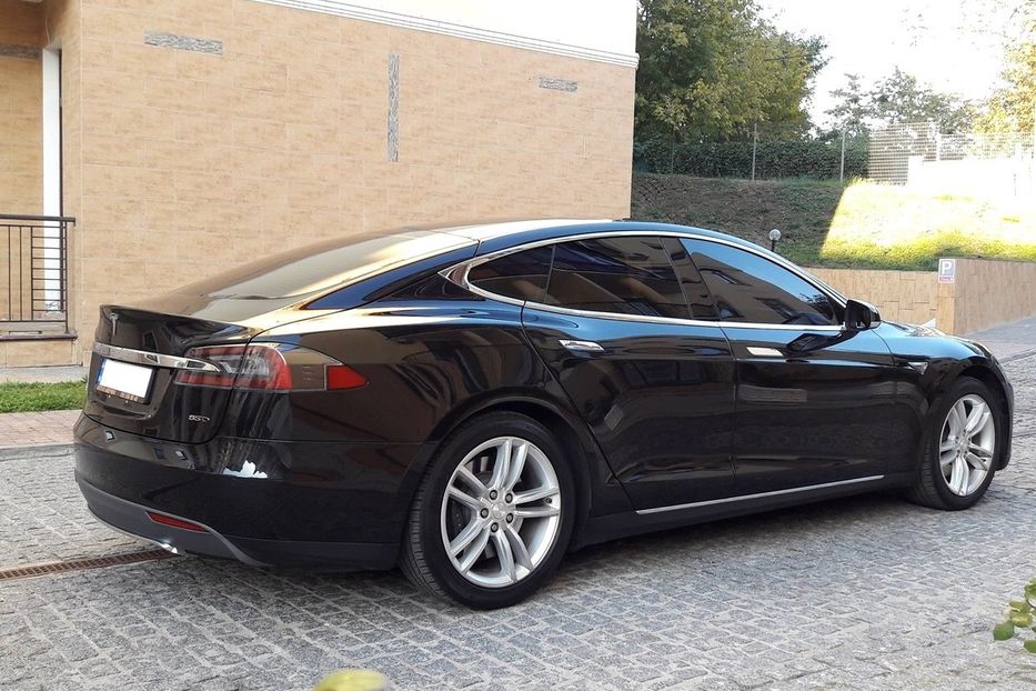 Продам Tesla Model S 85D 4x4 2016 года в Киеве