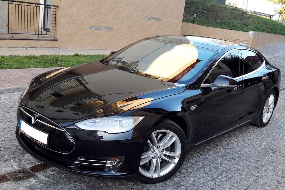 Продам Tesla Model S 85D 4x4 2016 года в Киеве