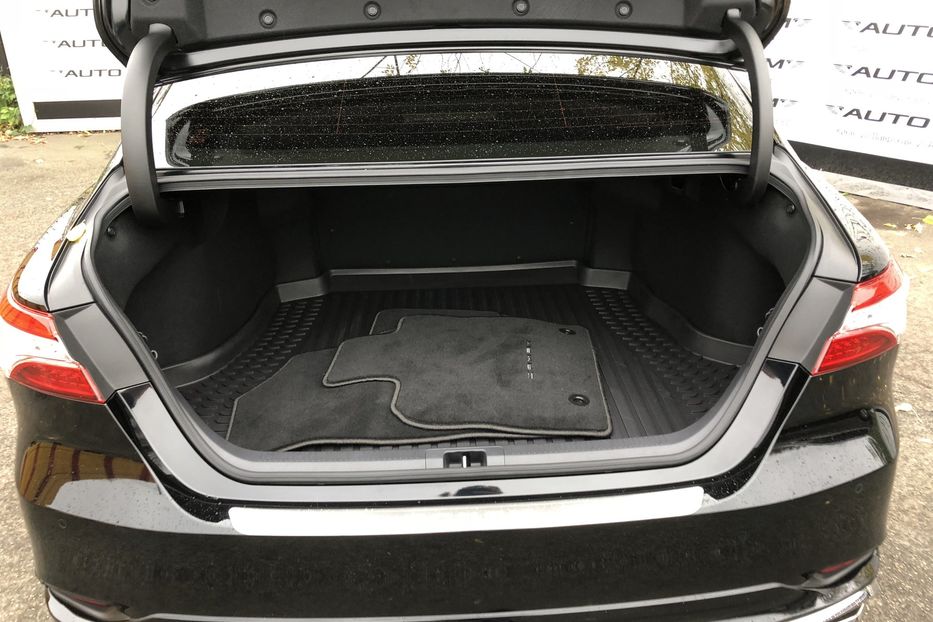 Продам Toyota Camry PREMIUM MODELLISTA 2018 года в Киеве
