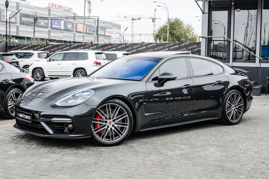 Продам Porsche Panamera Turbo 2018 года в Киеве