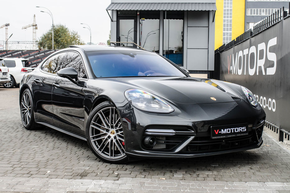 Продам Porsche Panamera Turbo 2018 года в Киеве