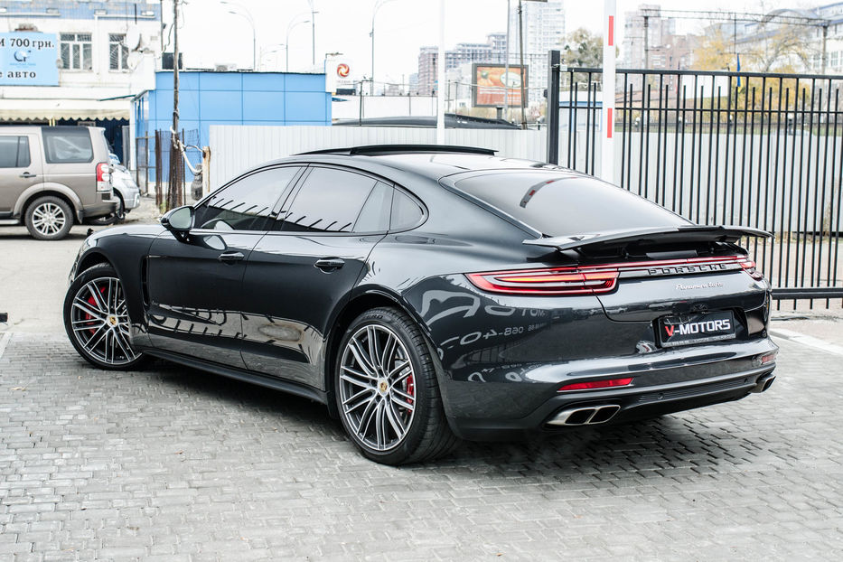 Продам Porsche Panamera Turbo 2018 года в Киеве