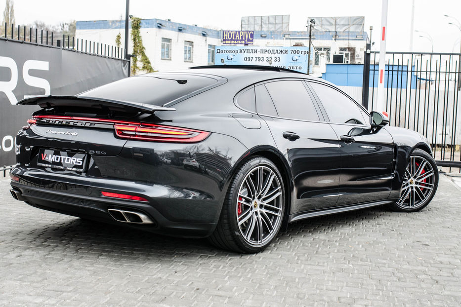 Продам Porsche Panamera Turbo 2018 года в Киеве