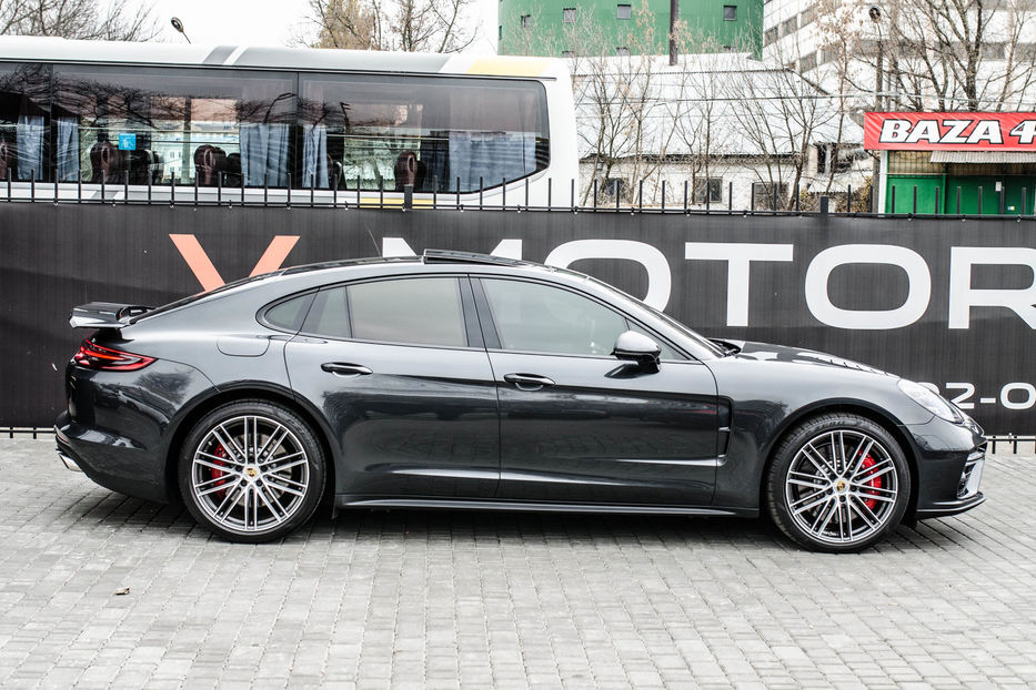 Продам Porsche Panamera Turbo 2018 года в Киеве