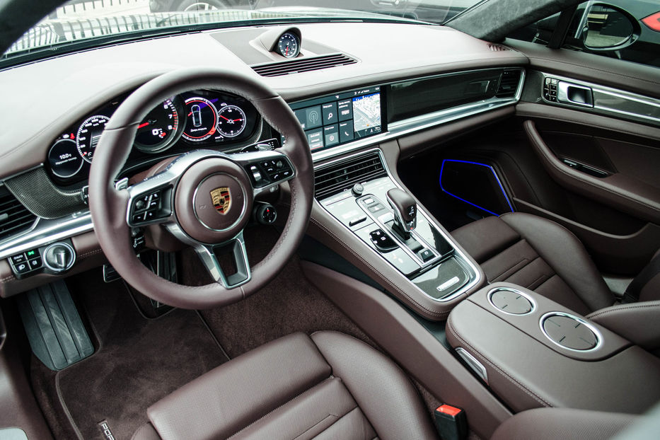 Продам Porsche Panamera Turbo 2018 года в Киеве