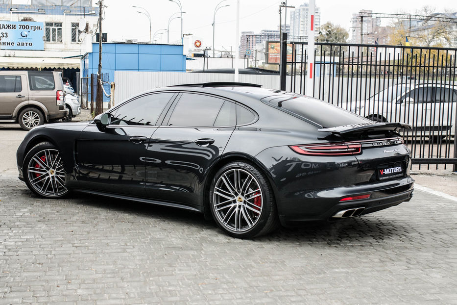 Продам Porsche Panamera Turbo 2018 года в Киеве