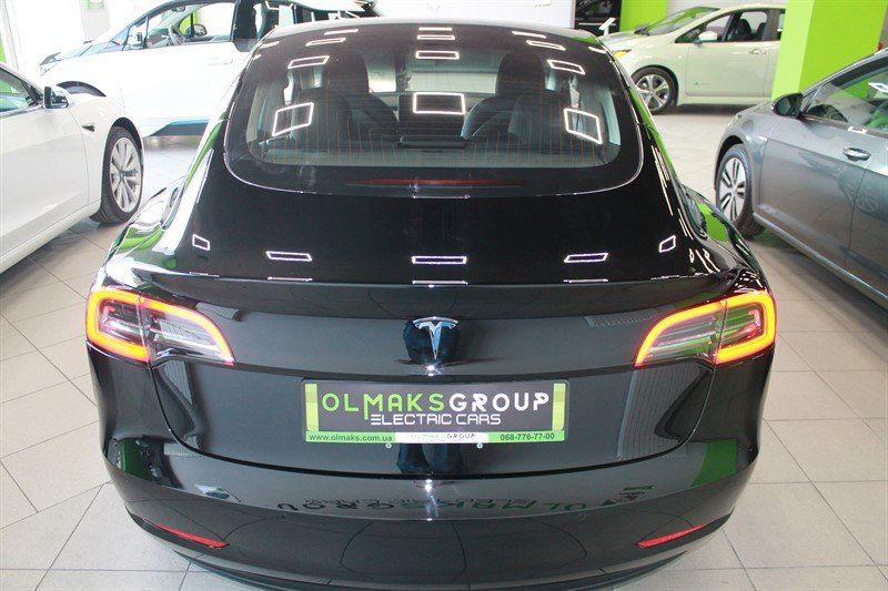 Продам Tesla Model 3 Long Range 75 kWt 2018 года в Киеве