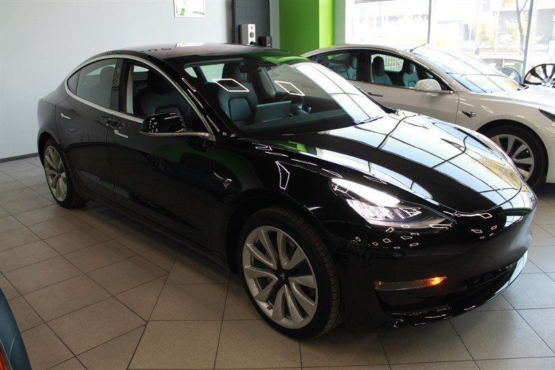 Продам Tesla Model 3 Long Range 75 kWt 2018 года в Киеве