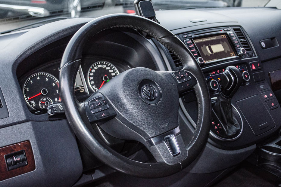 Продам Volkswagen Multivan HIGELINE II 2013 года в Киеве