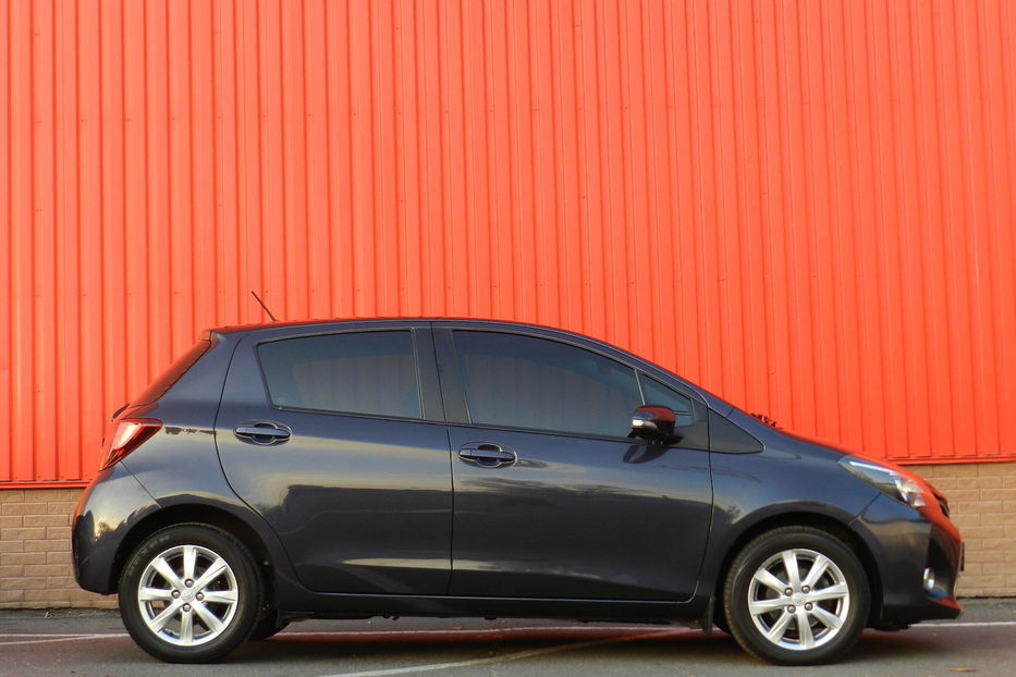 Продам Toyota Yaris Active 2015 года в Одессе