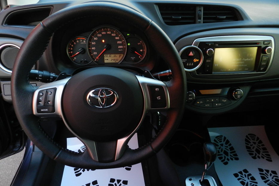 Продам Toyota Yaris Active 2015 года в Одессе