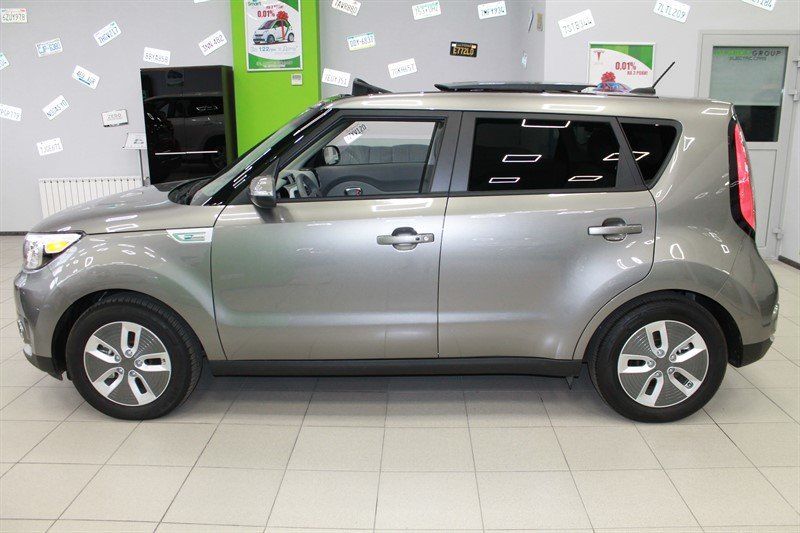 Продам Kia Soul EV + Premium + Sunroof, 30 kWt 2018 года в Киеве