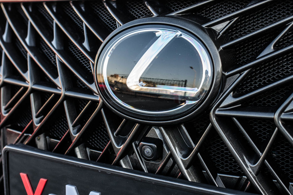Продам Lexus LX 570 F-SPORT 2018 года в Киеве