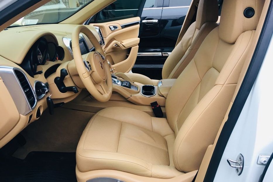 Продам Porsche Cayenne 2013 года в Киеве