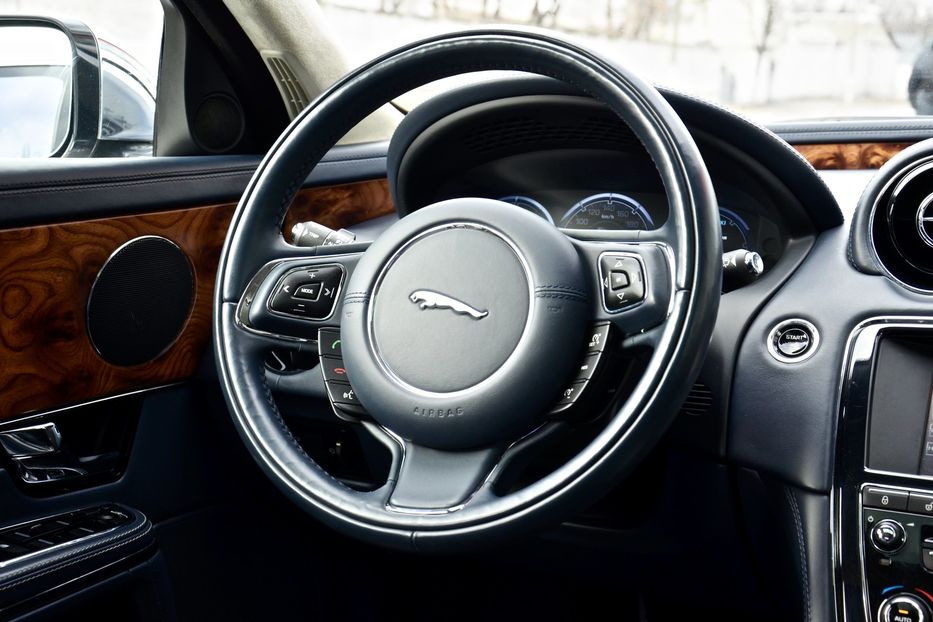 Продам Jaguar XJ 2011 года в Киеве