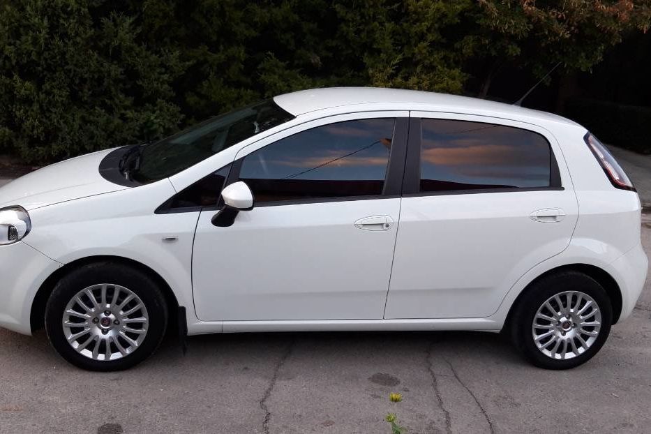 Продам Fiat Grande Punto Автомат 2013 года в Херсоне