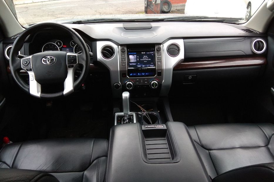 Продам Toyota Tundra 2015 года в Одессе