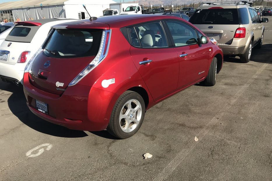 Продам Nissan Leaf SV 24 kWt 2011 года в Киеве