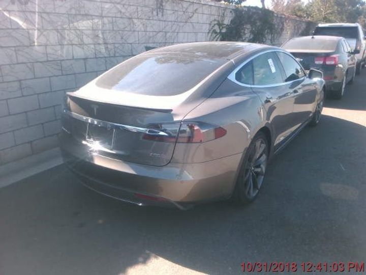 Продам Tesla Model S P90D 2016 года в Киеве
