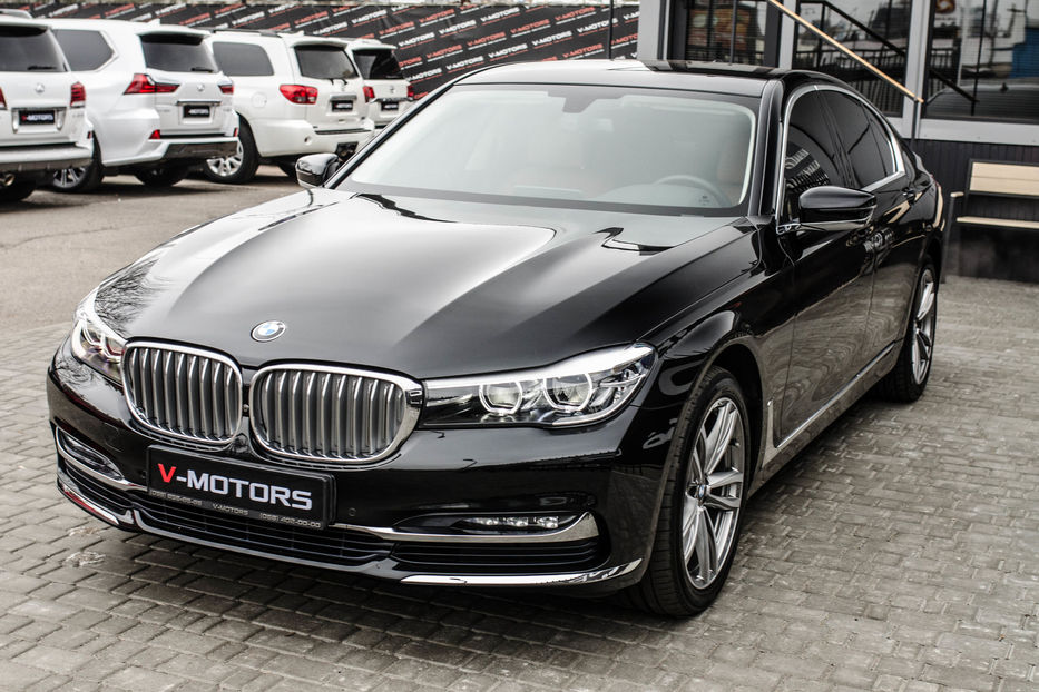 Продам BMW 730 i 2016 года в Киеве