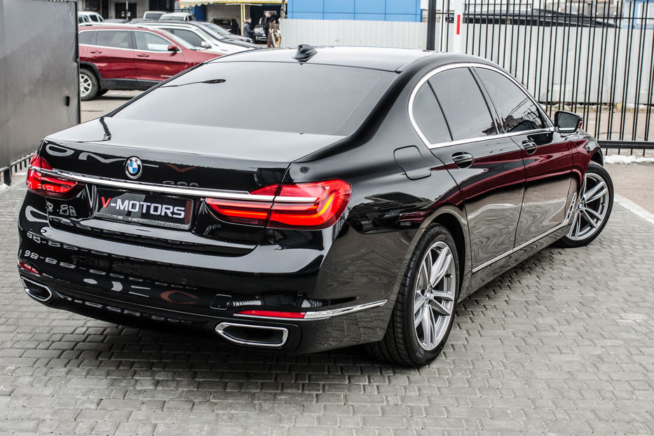 Продам BMW 730 i 2016 года в Киеве