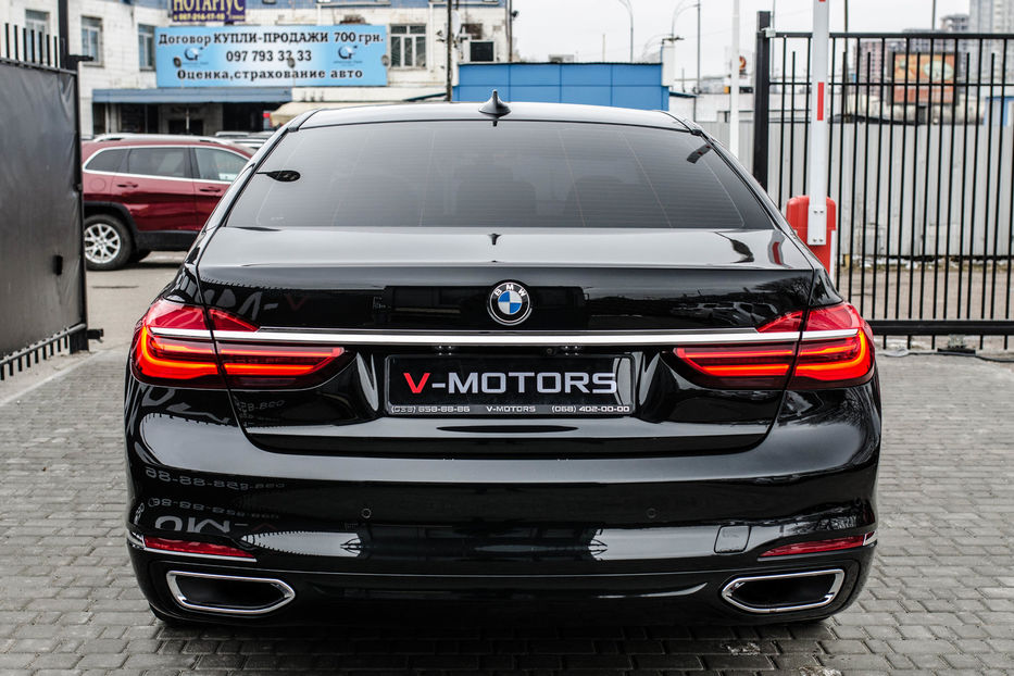 Продам BMW 730 i 2016 года в Киеве