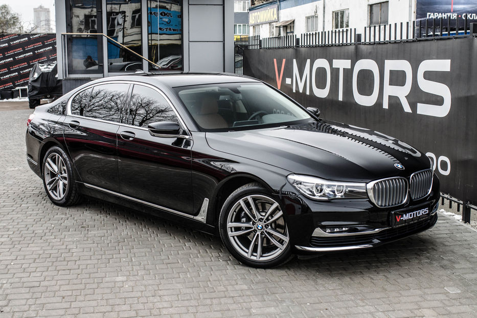 Продам BMW 730 i 2016 года в Киеве