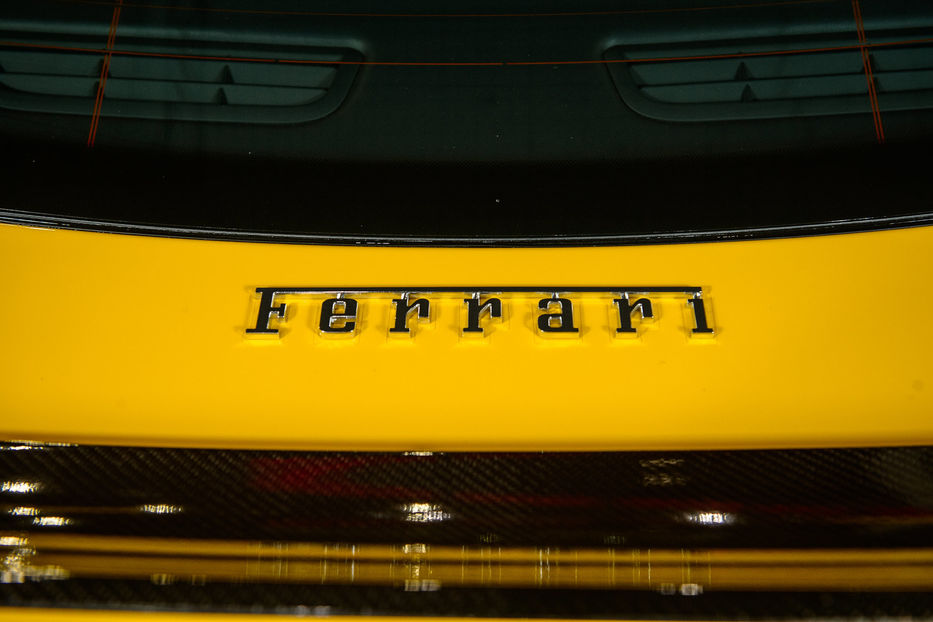 Продам Ferrari F12 2013 года в Одессе