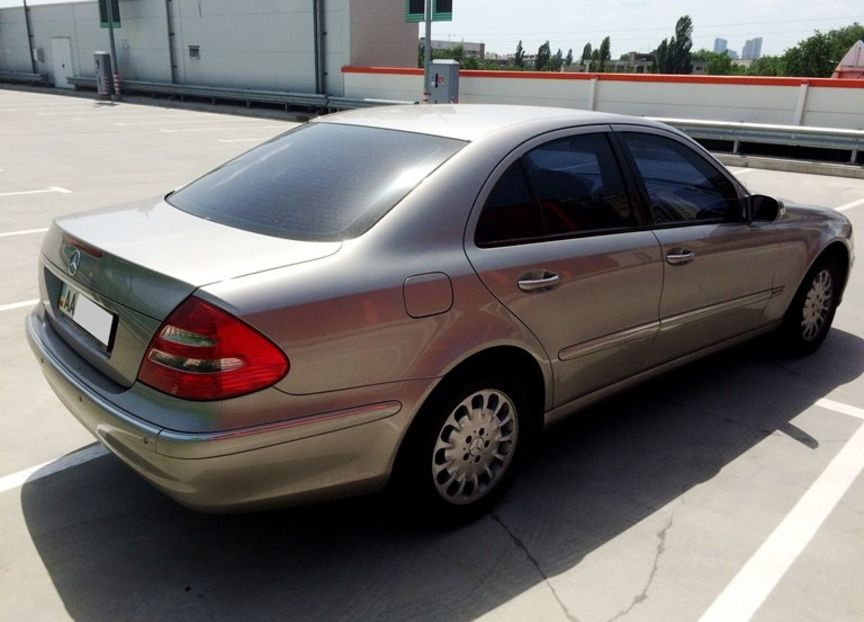 Продам Mercedes-Benz E-Class 200 2004 года в Киеве