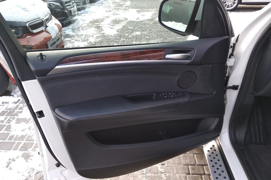 Продам BMW X5 2012 года в Одессе