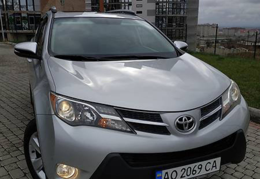 Продам Toyota Rav 4 2013 года в Львове