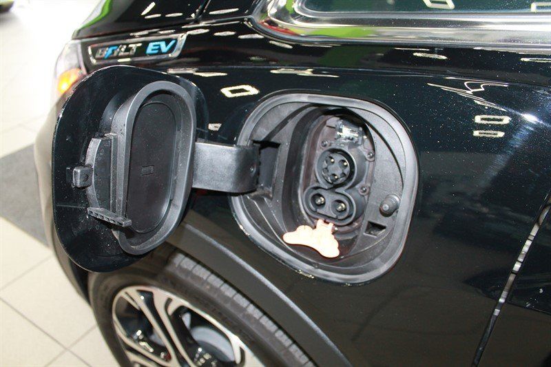 Продам Chevrolet Volt BOLT EV Premier, 60 kWt 2017 года в Киеве