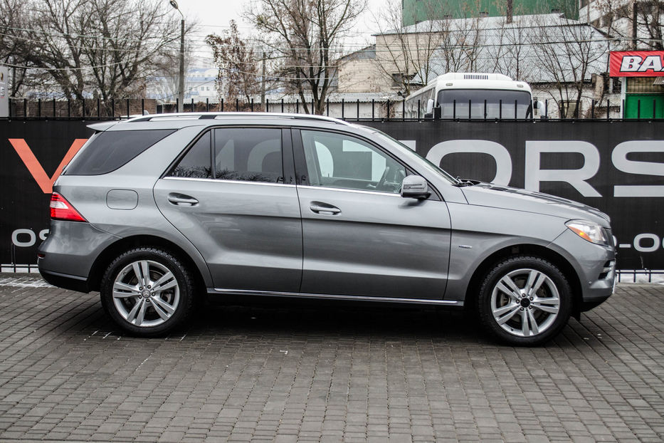 Продам Mercedes-Benz ML-Class 350i 4Matic 2012 года в Киеве