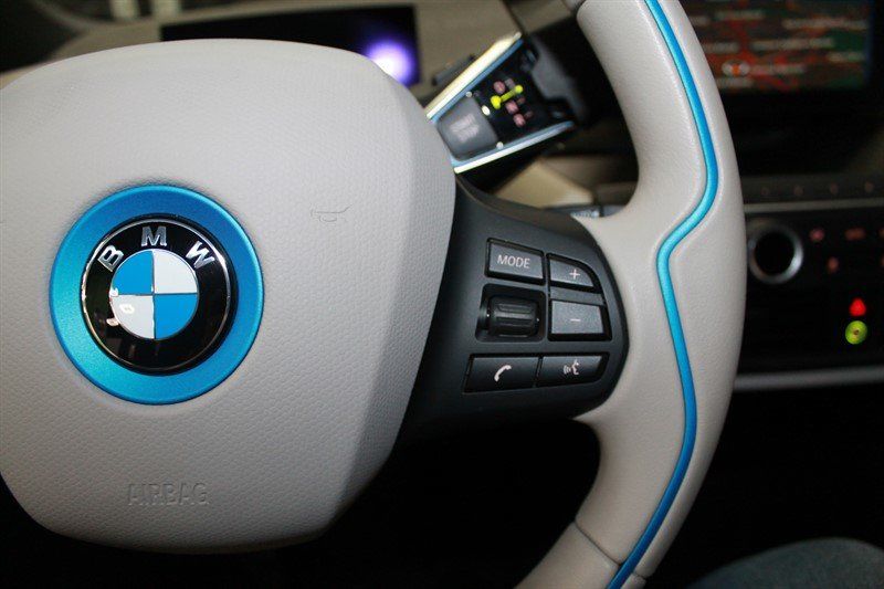 Продам BMW I3 MEGA, 33 kWt 2017 года в Киеве