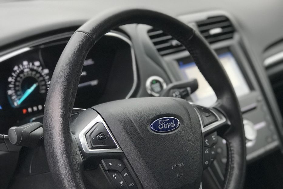 Продам Ford Fusion TITANIUM 2017 года в Днепре