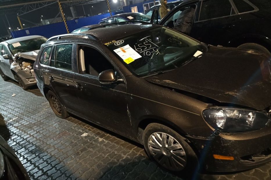 Продам Volkswagen Jetta 2.5 універсал  2014 года в Львове