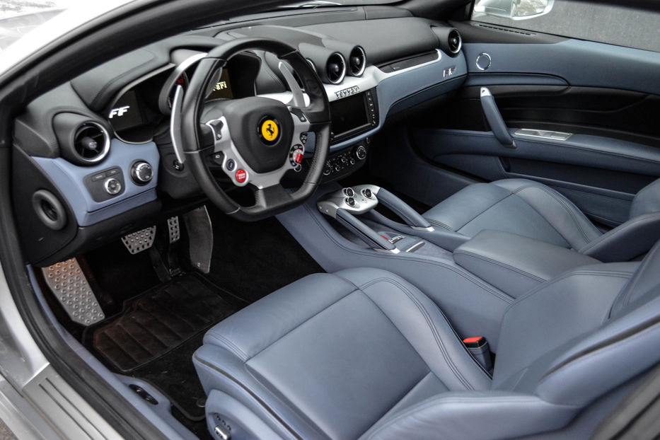 Ferrari FF Salon