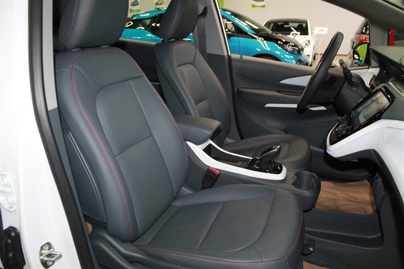 Продам Chevrolet Volt BOLT EV Premier, 60 kWt 2018 года в Киеве