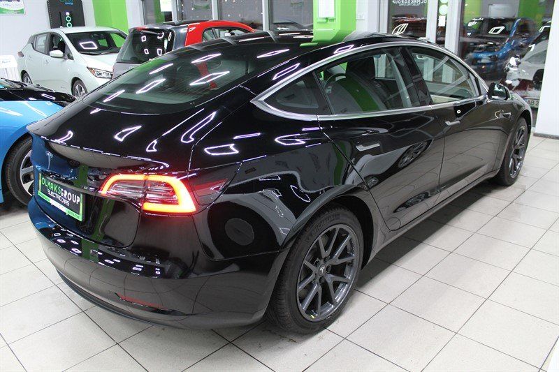 Продам Tesla Model 3 75 kWt Long Range DualMotor  2018 года в Киеве