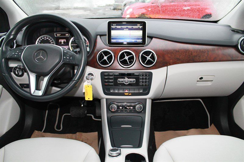 Продам Mercedes-Benz B-Class B250e 2014 года в Киеве