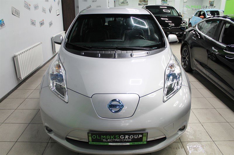 Продам Nissan Leaf SL, 24 kWt 2013 года в Киеве