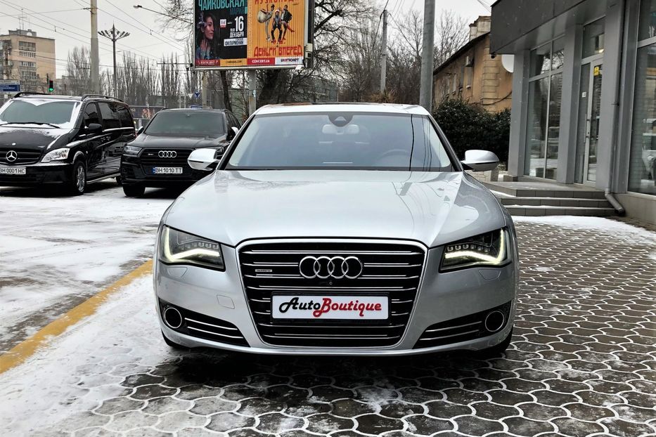 Продам Audi A8 quattro 2011 года в Одессе