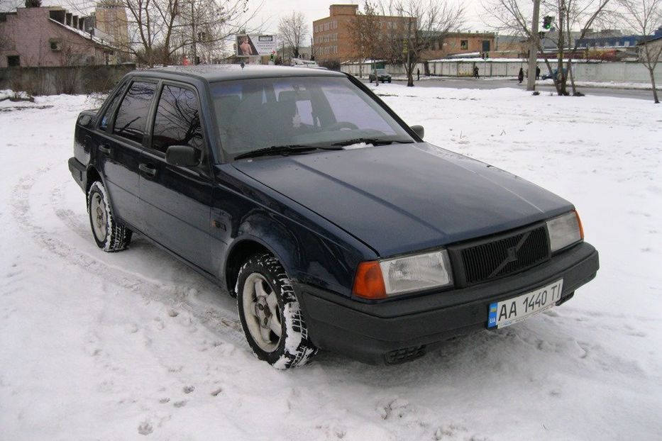 Продам Volvo 460 1993 года в Киеве