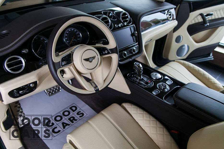 Продам Bentley Bentayga 2018 года в Одессе