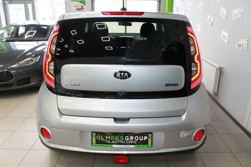 Продам Kia Soul EV, 27 kWt 2016 года в Киеве